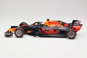 Aston Martin Red Bull Racing RB15 #33 M. Verstappen F1 2019 Minichamps 1:18 110190033 Kovina – slika 3 od 7