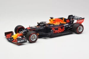 Aston Martin Red Bull Racing RB15 #33 M. Verstappen F1 2019 Minichamps 1:18 110190033 Kovina