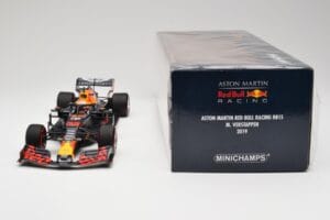 Aston Martin Red Bull Racing RB15 #33 M. Verstappen F1 2019 Minichamps 1:18 110190033 Kovina – slika 6 od 7