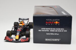 Aston Martin Red Bull Racing RB16 #33 M. Verstappen Abu Dhabi GP Winner 2020 Minichamps 1:18 110201733 Kovina – slika 6 od 7