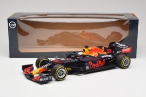 Aston Martin Red Bull Racing RB16 #33 M. Verstappen Abu Dhabi GP Winner 2020 Minichamps 1:18 110201733 Kovina – slika 7 od 7
