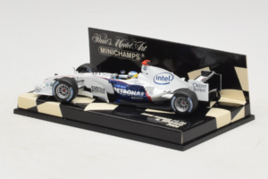 BMW Sauber F1.06 #16 N. Heidfeld BMW Sauber F1 Team 2006 Minichamps 1:43 400060016 Kovina – slika 3 od 5