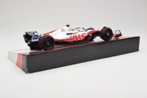 Haas VF-22 #47 M. Schumacher Bahrain GP 2022 Minichamps 1:18 147220147 Kovina – slika 3 od 7