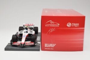 Haas VF-22 #47 M. Schumacher British GP 2022 Minichamps 1:18 117221047 Smola – slika 6 od 7