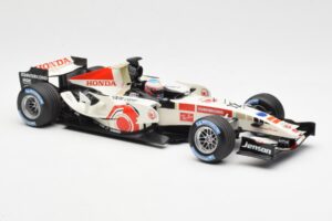 Honda Racing Team RA106 #12 J. Button F1 2006 Minichamps 1:18 100060012 Kovina – slika 4 od 6