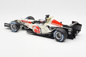 Honda Racing Team RA106 #12 J. Button F1 2006 Minichamps 1:18 100060012 Kovina – slika 5 od 6
