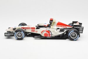 Honda Racing Team RA106 #11 R. Barrichello F1 2006 Minichamps 1:18 100060011 Kovina – slika 3 od 6