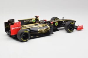 Lotus Renault GP R31 #10 B. Senna F1 2011 Minichamps 1:18 150110079-C1 Kovina – slika 2 od 7