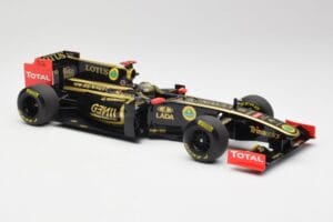 Lotus Renault GP R31 #10 B. Senna F1 2011 Minichamps 1:18 150110079-C1 Kovina – slika 4 od 7