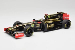 Lotus Renault GP R31 #10 B. Senna F1 2011 Minichamps 1:18 150110079-C1 Kovina