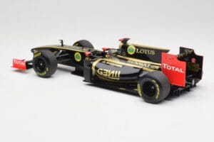 Lotus Renault GP R31 #10 B. Senna F1 2011 Minichamps 1:18 150110079-C1 Kovina – slika 5 od 7