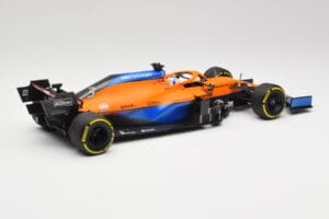 McLaren MCL35M #3 D. Ricciardo Bahrain GP 2021 Minichamps 1:18 530211803 Kovina – slika 2 od 7