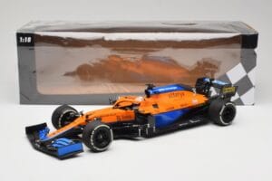 McLaren MCL35M #3 D. Ricciardo Italian GP Winner 2021 Minichamps 1:18 530213303 Smola – slika 7 od 7