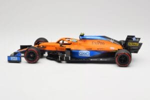 McLaren MCL35M #4 L. Norris Pole Position Russian GP 2021 Minichamps 1:18 530213404 Kovina – slika 3 od 7