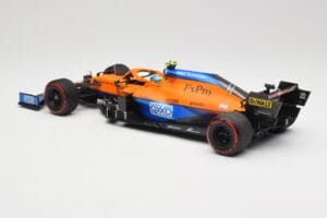 McLaren MCL35M #4 L. Norris Pole Position Russian GP 2021 Minichamps 1:18 530213404 Kovina – slika 5 od 7