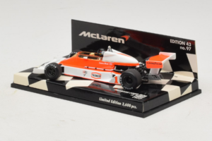 McLaren M26 Ford J. Hunt F1 1977 Minichamps 1:43 530774301 Kovina – slika 3 od 5