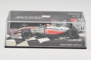 McLaren Mercedes MP4-24 #1 L. Hamilton Showcar 2009 Minichamps 1:43 530094371 Kovina – slika 5 od 5