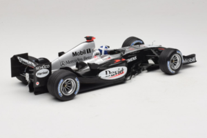 McLaren MP4/19 Mercedes D. Coulthard F1 2004 Minichamps 1:18 530041805 Kovina – slika 2 od 7