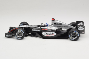 McLaren MP4/19 Mercedes D. Coulthard F1 2004 Minichamps 1:18 530041805 Kovina – slika 3 od 7