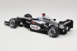 McLaren MP4/19 Mercedes D. Coulthard F1 2004 Minichamps 1:18 530041805 Kovina – slika 5 od 7