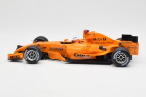 McLaren Mercedes MP4-20 G. Paffett F1 Test Car 2006 Minichamps 1:18 B66962342 Kovina – slika 3 od 6
