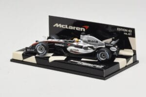 McLaren Mercedes MP4-20 #10 J-P. Montoya Race Car 2005 Minichamps 1:43 530054310 Kovina – slika 3 od 5