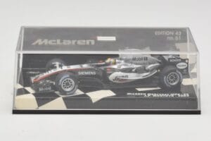 McLaren Mercedes MP4-20 #10 J-P. Montoya Race Car 2005 Minichamps 1:43 530054310 Kovina – slika 5 od 5