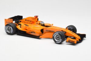 McLaren MP4-20 Mercedes P. de la Rosa Interim Test Car 2006 Minichamps 1:18 530061894 Kovina – slika 4 od 6