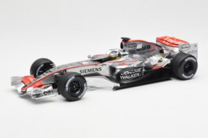 McLaren Mercedes MP4-21 P. de la Rosa F1 Showcar 2006 Minichamps 1:18 B66962346 Kovina