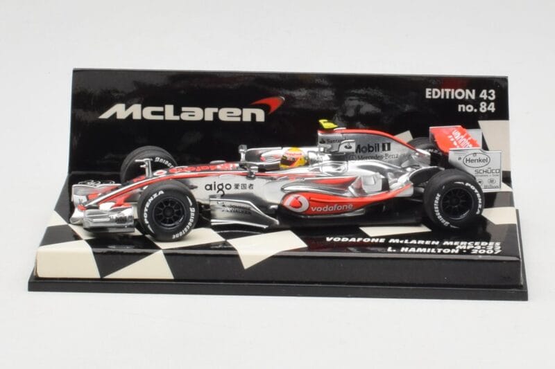 McLaren Mercedes MP4-22 #2 L. Hamilton Race Car 2007 Minichamps 1:43 530074302 Kovina