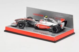 McLaren Mercedes MP4-24 #2 H. Kovalainen Race Car 2009 Minichamps 1:43 503094302 Kovina – slika 3 od 5
