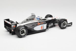 McLaren MP4/13 #8 M. Hakkinen F1 World Champion 1998 Minichamps 1:18 18690008 Kovina – slika 2 od 7