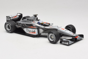 McLaren MP4-15 #2 D. Coulthard F1 2000 Minichamps 1:18 B66962118 Kovina – slika 4 od 6