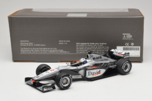 McLaren MP4-15 #2 D. Coulthard F1 2000 Minichamps 1:18 B66962118 Kovina – slika 6 od 6