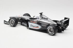 McLaren MP4-15 #2 D. Coulthard F1 2000 Hot Wheels 1:18 26740 Kovina – slika 5 od 6