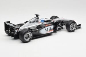 McLaren MP4-16 #4 M. Häkkinen F1 2001 Hot Wheels 1:18 50198 Kovina – slika 2 od 6
