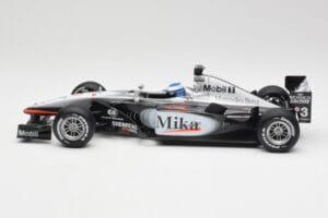 McLaren MP4-16 #4 M. Häkkinen F1 2001 Hot Wheels 1:18 50198 Kovina – slika 3 od 6