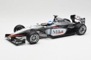 McLaren MP4-16 #4 M. Häkkinen F1 2001 Hot Wheels 1:18 50198 Kovina