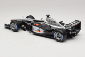 McLaren MP4-20 #9 K. Raikkonen F1 2005 Hot Wheels 1:18 H2286 Kovina – slika 5 od 6