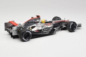 McLaren MP4-21 L. Hamilton Silverstone Test 2006 Minichamps 1:18 530061884 Kovina – slika 2 od 6
