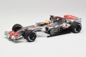 McLaren MP4-21 L. Hamilton Silverstone Test 2006 Minichamps 1:18 530061884 Kovina