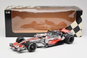 McLaren MP4-22 #2 L. Hamilton Canadian GP Winner 2007 Minichamps 1:18 530071822 Kovina – slika 6 od 6