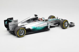 Mercedes AMG Petronas W05 #44 L. Hamilton F1 World Champion 2014 Minichamps 1:18 186140044 Kovina – slika 2 od 7