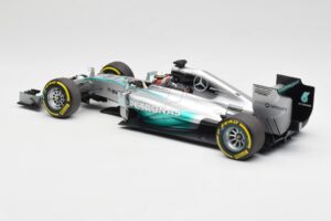 Mercedes AMG Petronas W05 #44 L. Hamilton F1 World Champion 2014 Minichamps 1:18 186140044 Kovina – slika 5 od 7