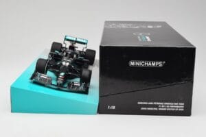 Mercedes AMG Petronas W11 #44 L. Hamilton Winner British GP 2020 Minichamps 1:18 113200444 Kovina – slika 6 od 7