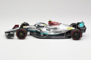 Mercedes AMG W13 E Performance Petronas #44 L. Hamilton Spanish GP 2022 Minichamps 1:18 110220044 Kovina – slika 3 od 7