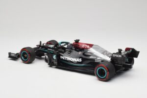 Mercedes AMG W12 Petronas #44 L. Hamilton Spanish GP 100th Pole 2021 Minichamps 1:18 110210444 Smola – slika 5 od 7