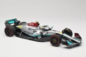 Mercedes AMG W13 E Performance Petronas #44 L. Hamilton Brazilian GP 2022 Minichamps 1:18 110222144 Smola – slika 4 od 7