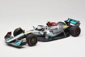 Mercedes AMG W13 E Performance Petronas #44 L. Hamilton Brazilian GP 2022 Minichamps 1:18 110222144 Smola