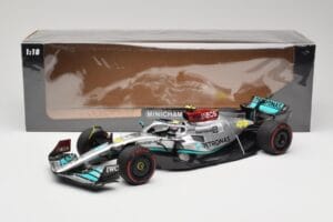 Mercedes AMG W13 E Performance Petronas #44 L. Hamilton Brazilian GP 2022 Minichamps 1:18 110222144 Smola – slika 7 od 7